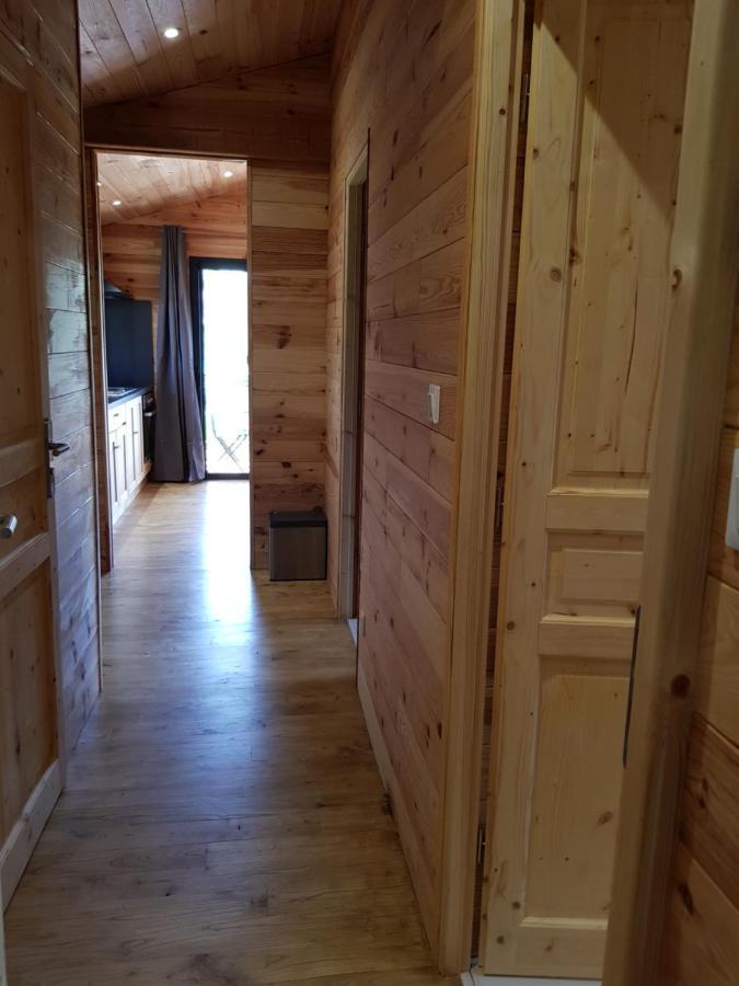 La Cabane Du Jardin Bongheat Exteriör bild
