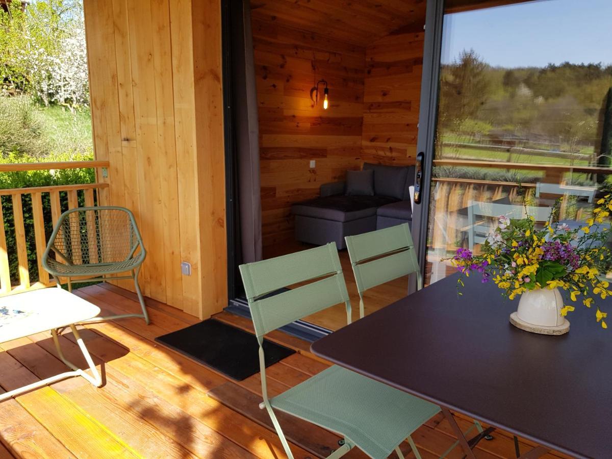 La Cabane Du Jardin Bongheat Exteriör bild